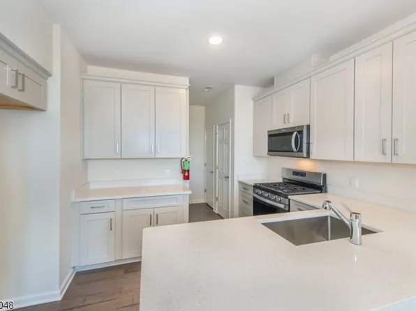 54 Sternadori Rd, Somerville Boro, NJ 08876