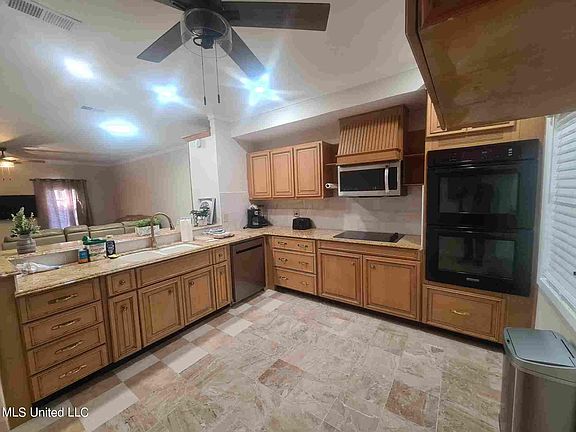 2nd image of 708 Loposser Ave