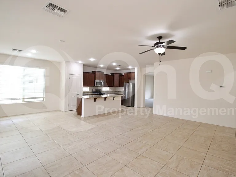 2980 E Ridgewood Ln — Photo 7