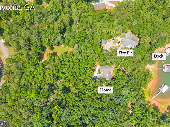 3rd image of 102 Pine Tree Trce
