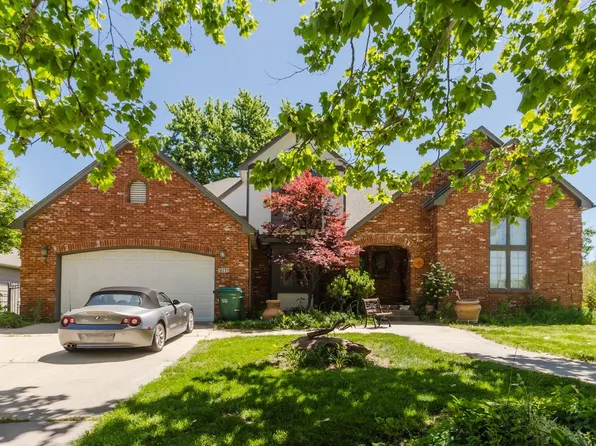1562 S Creekside Ln, Wichita, KS 67230