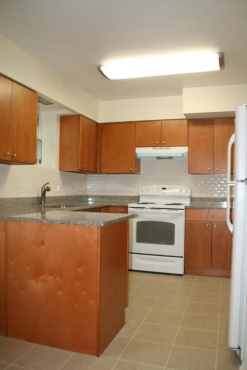 Building Photo - 915 E Miner St #7