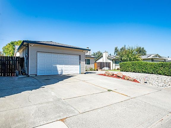 3rd image of 655 W Creekside Circle