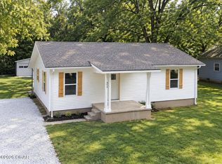404 Rockhill Rd, Neosho, MO 64850