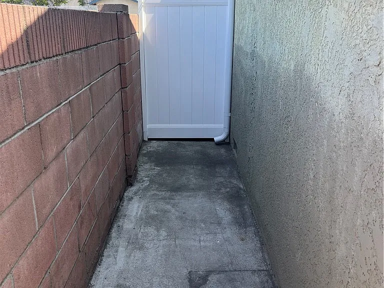 9441 Beverly St — Photo 14