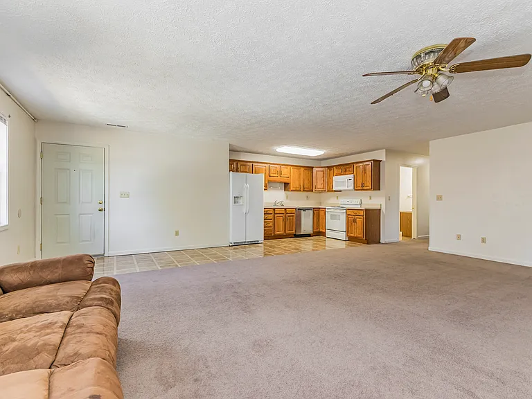 1620 W Jackson St — Photo 9