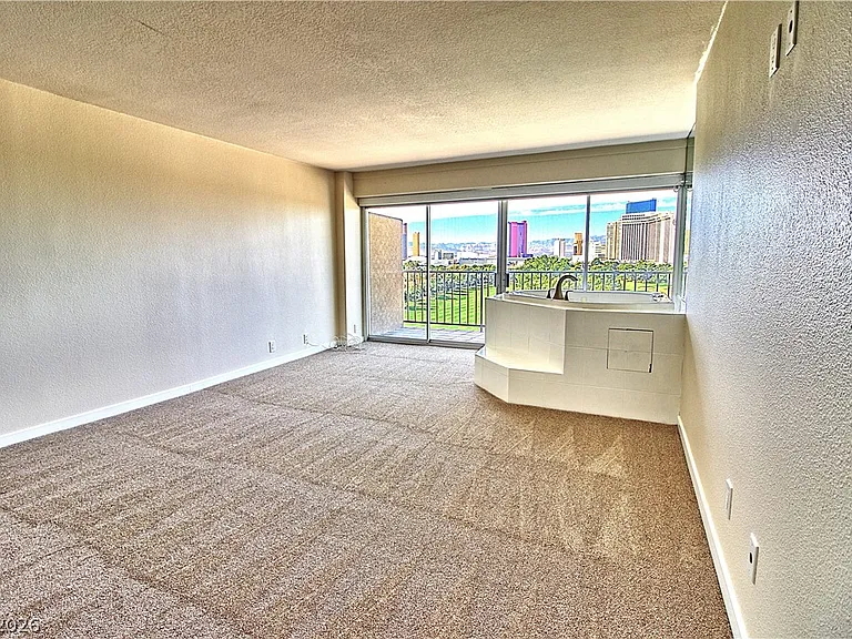 3111 Bel Air Dr #8E — Photo 30