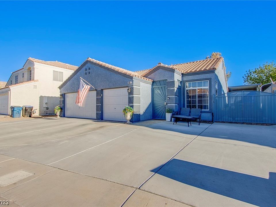 1st image of 821 Zinnia Cir