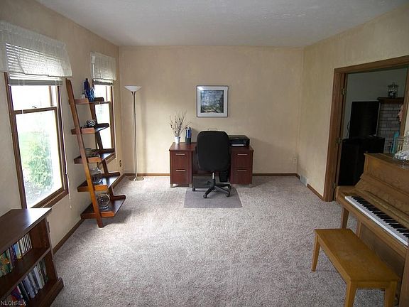 3rd image of 2993 Mathers Way