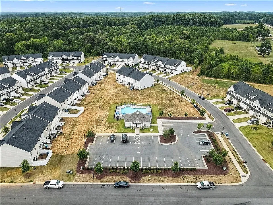 3 bed, 1489 sqft, $1,800 — Photo 3
