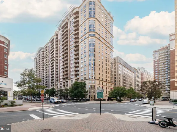 888 N Quincy St Unit 2008, Arlington, VA 22203