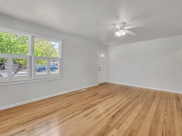 612 Orange Grove Way — Photo 3