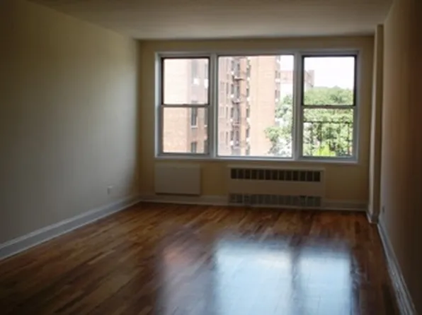 2600 East 21st Street image 1 of 7