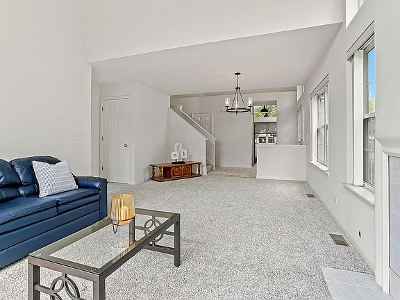 4th image of 3304 Cool Springs Ct