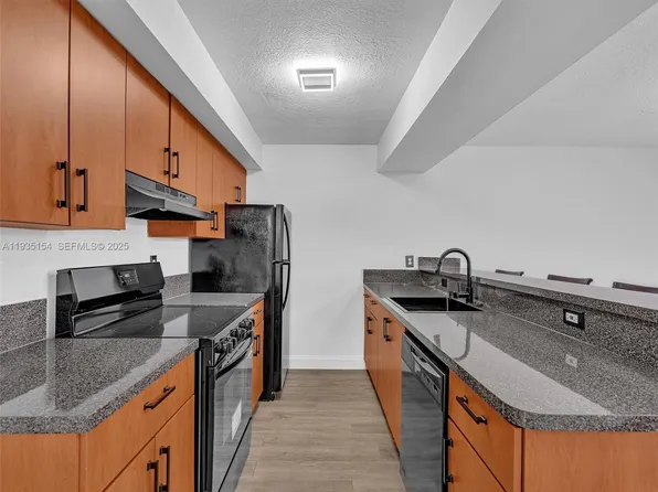 3911 SW 52nd Ave #41, Pembroke Park, FL 33023