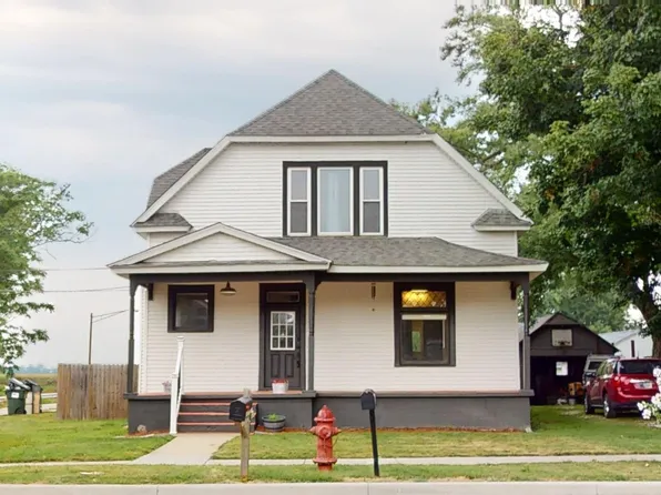 312 S Main St, Otterbein, IN 47970