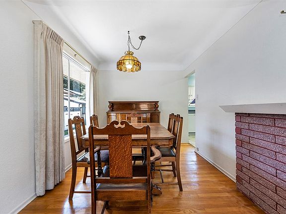 5th image of 1071 Lodge Ave