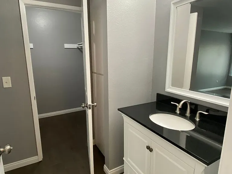 6052 Rancho Mission Rd #400 — Photo 10