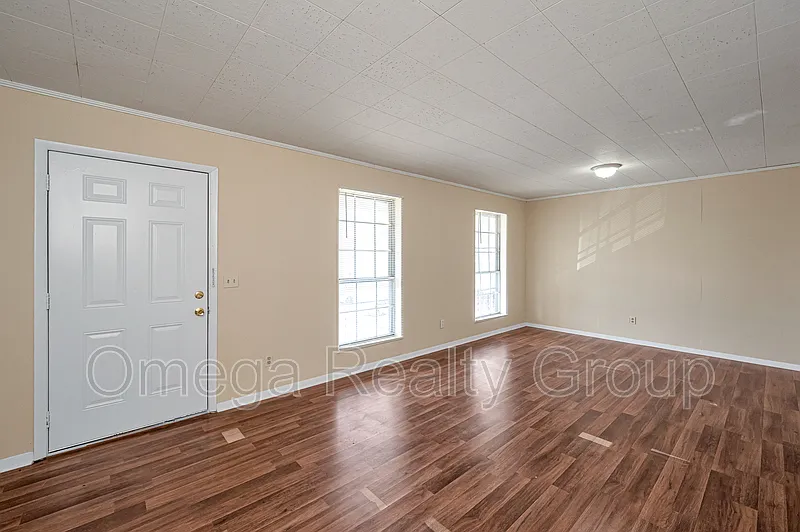 Woodcrest Apartments — Photo 3