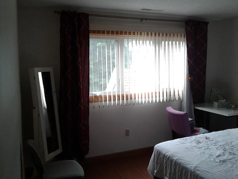 Eastbrook Hts — Photo 3