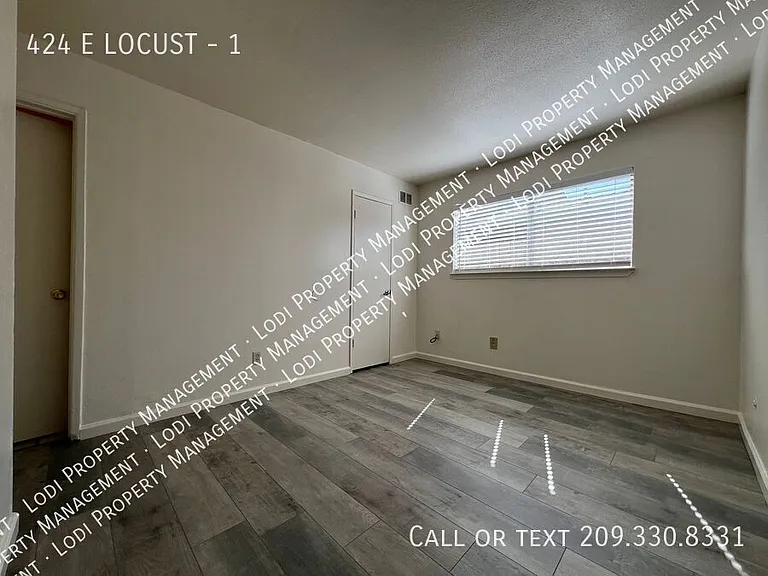 424 E Locust St #1 — Photo 8