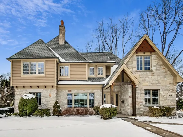 516 S See Gwun Ave, Mount Prospect, IL 60056