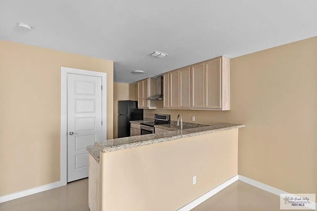 2 bed, 2.0 bath, 1000 sqft, $1,100 — Photo 4