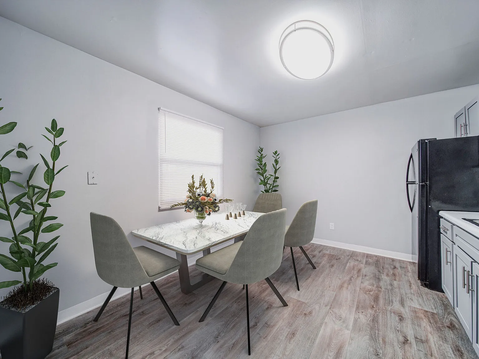 Bella Vista Apartments — Photo 1