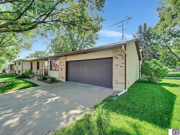 2nd image of 4750 Goldenrod Ln