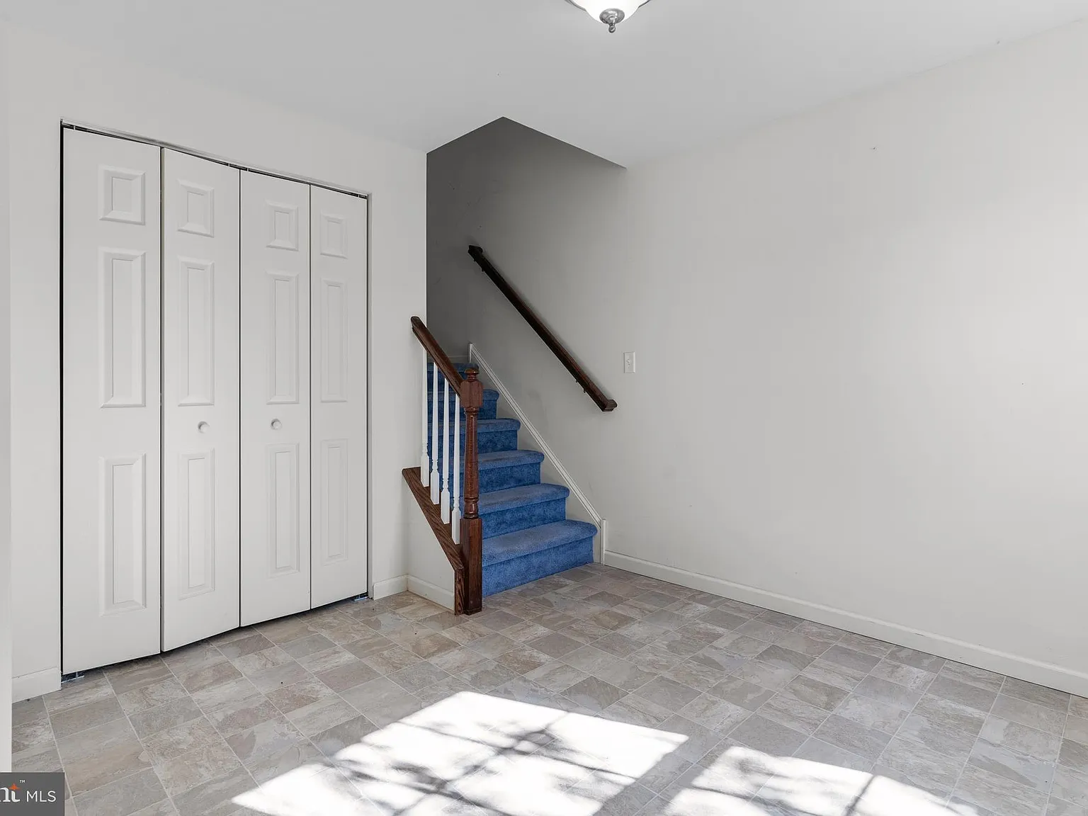 3 bed, 2.5 bath, 2088 sqft, $2,800 — Photo 3