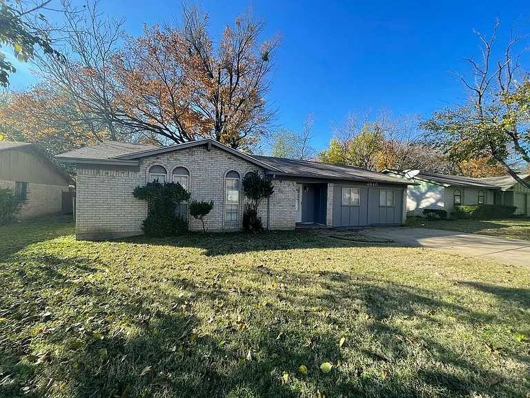 6840 Margaret Dr — Photo 1
