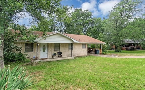 3rd image of 330 Prairieville St