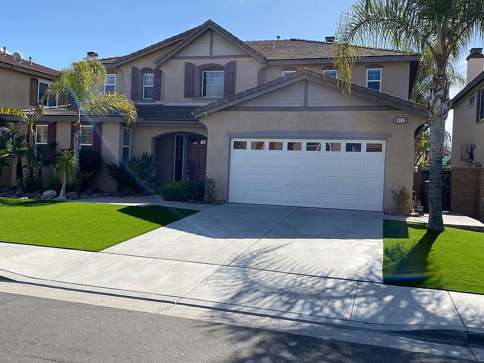 1st image of 36772 Maxmillian Ave