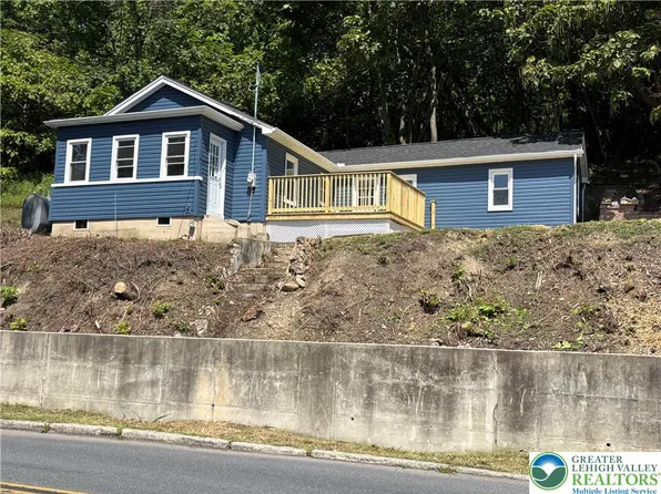 641 Mauch Chunk Rd, Palmerton, PA 18071