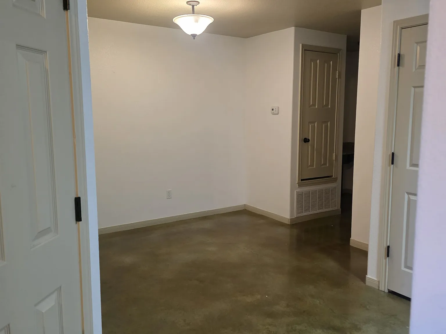 3 bed, 1332 sqft, $1,650 — Photo 3