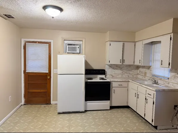 5918 9th St, Zephyrhills, FL 33542