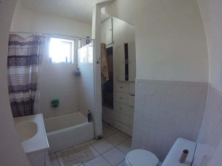 709 N University Ave #UP — Photo 2