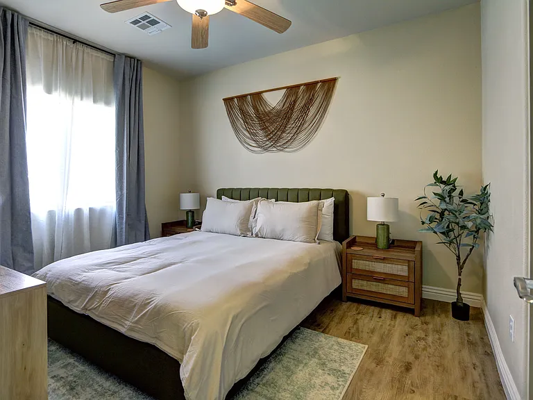 Solitude Canyon Ave — Photo 11