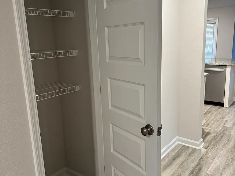5162 Gaineswood Dr — Photo 7
