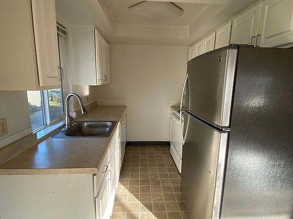 3rd image of 4024 S Lawrence St APT C