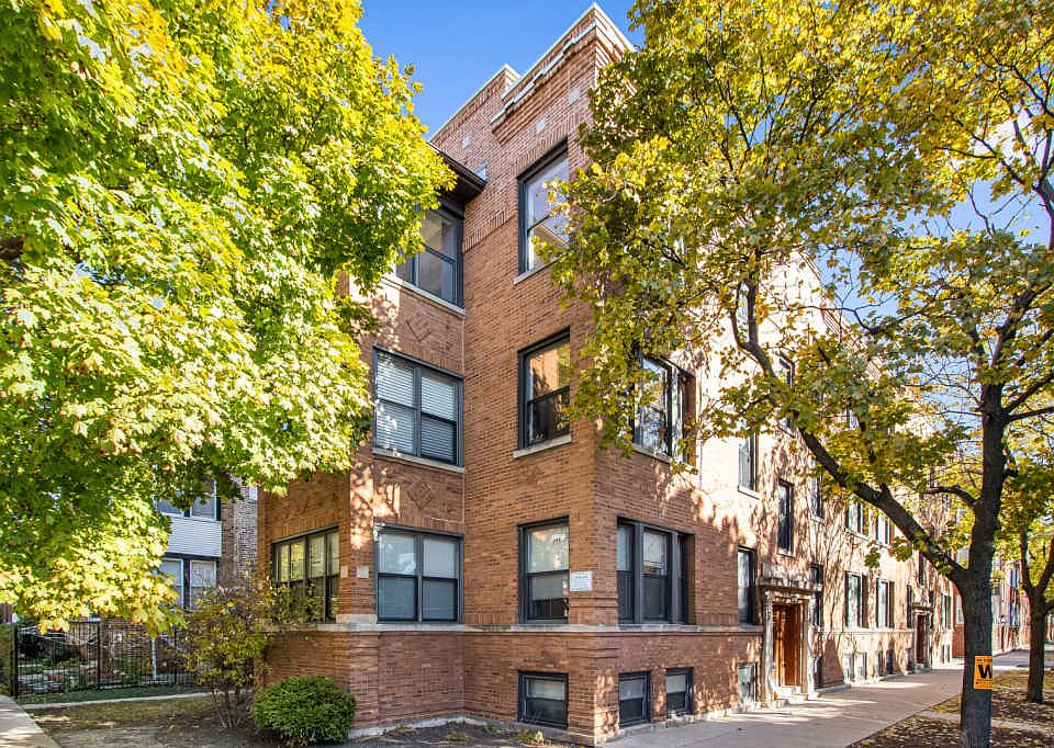 1st image of 3056 W Sunnyside Ave #3W