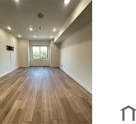 3 bed, 1000 sqft, $1,900 — Photo 2
