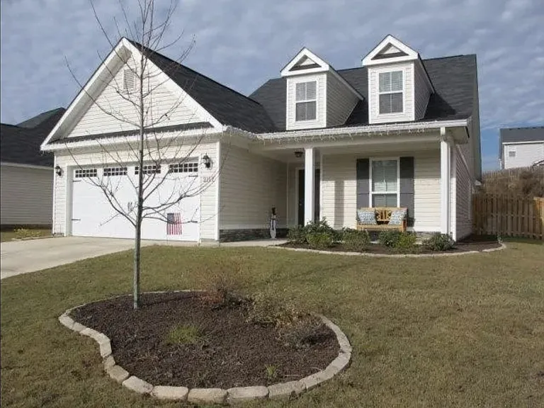 2117 Grove Landing Way — Photo 1