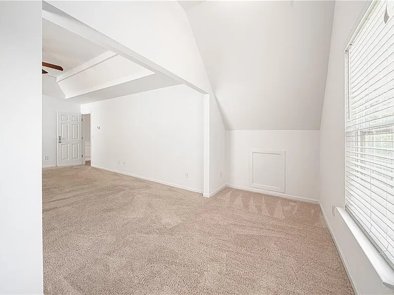 715 Moonlight Way — Photo 31