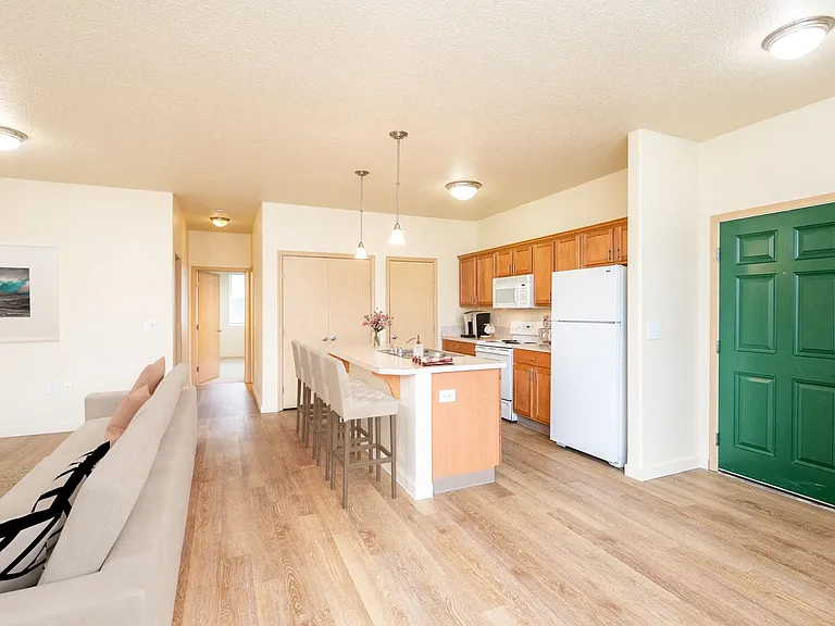 1497-1549 NE Market Dr — Photo 23