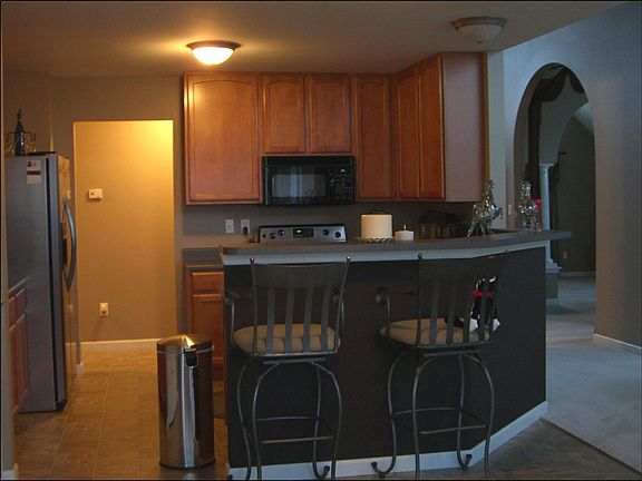 Kitchen with breakfast bar