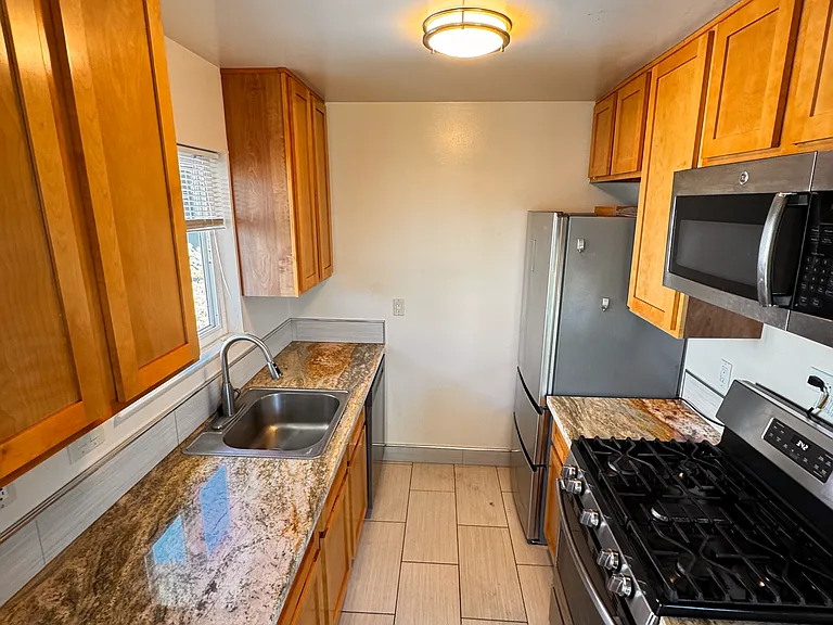 1855 Trinity Ave #13 — Photo 8