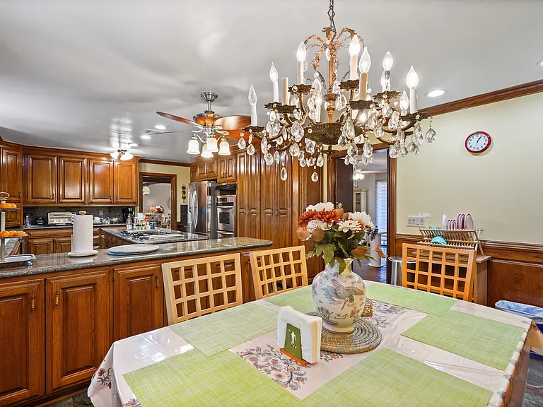 10307 Donna Ave — Photo 13