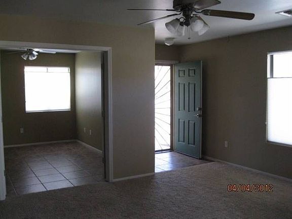 Living room Entrance /Den