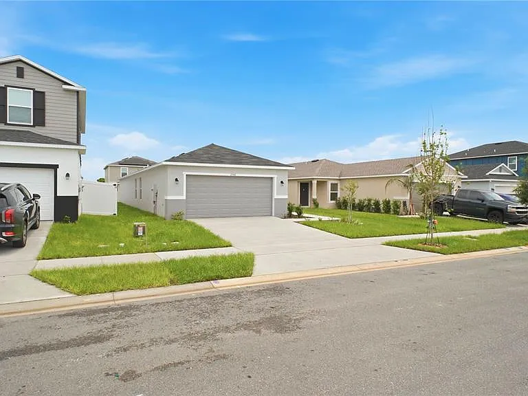2942 Lavanda Dr — Photo 2